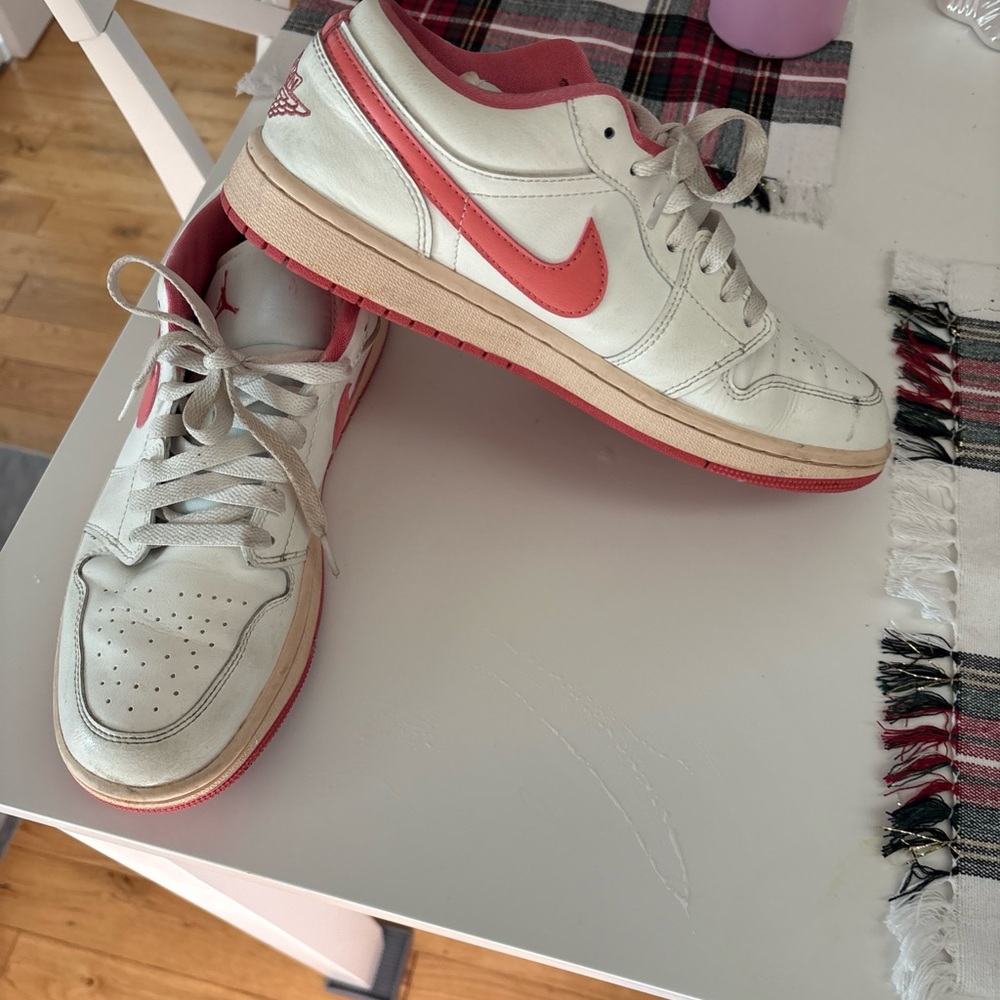 Air Jordan 1 Low Women's Shoes (DC0774-109, Sail/Guava Ice/Pink Salt)